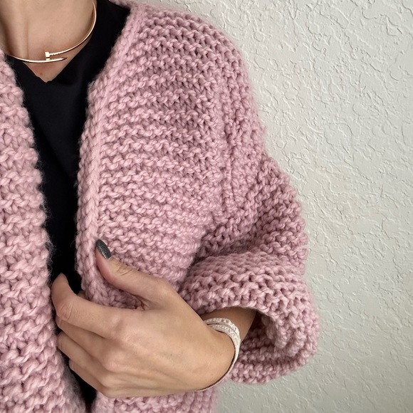 Handcrafted cardigan 60% wool